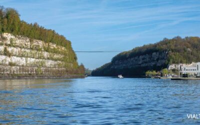 La passerelle de Caster : une immersion durable en pleine nature