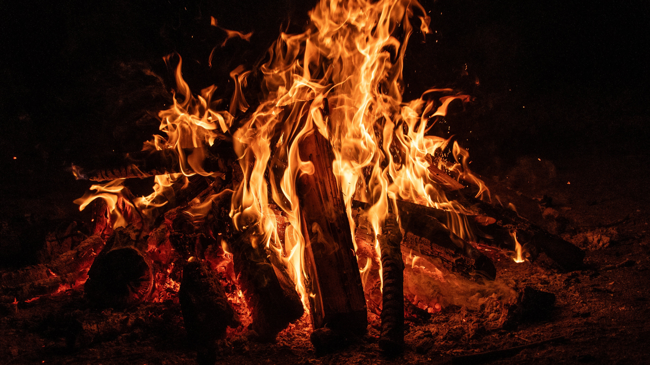 wal_172619-campfire-8081877